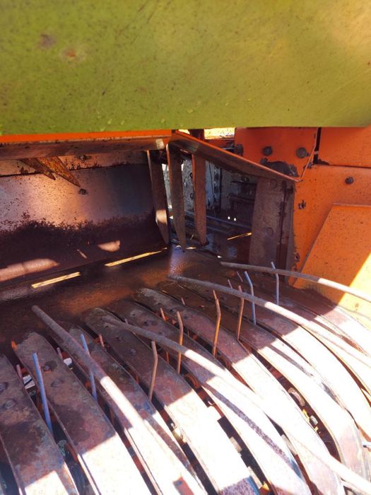 Vând balotiera galigani