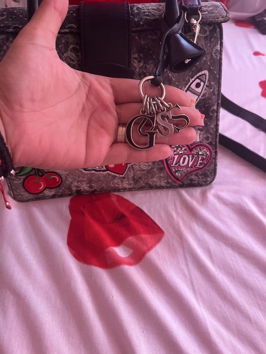 Vând geanta guess ediție limitată