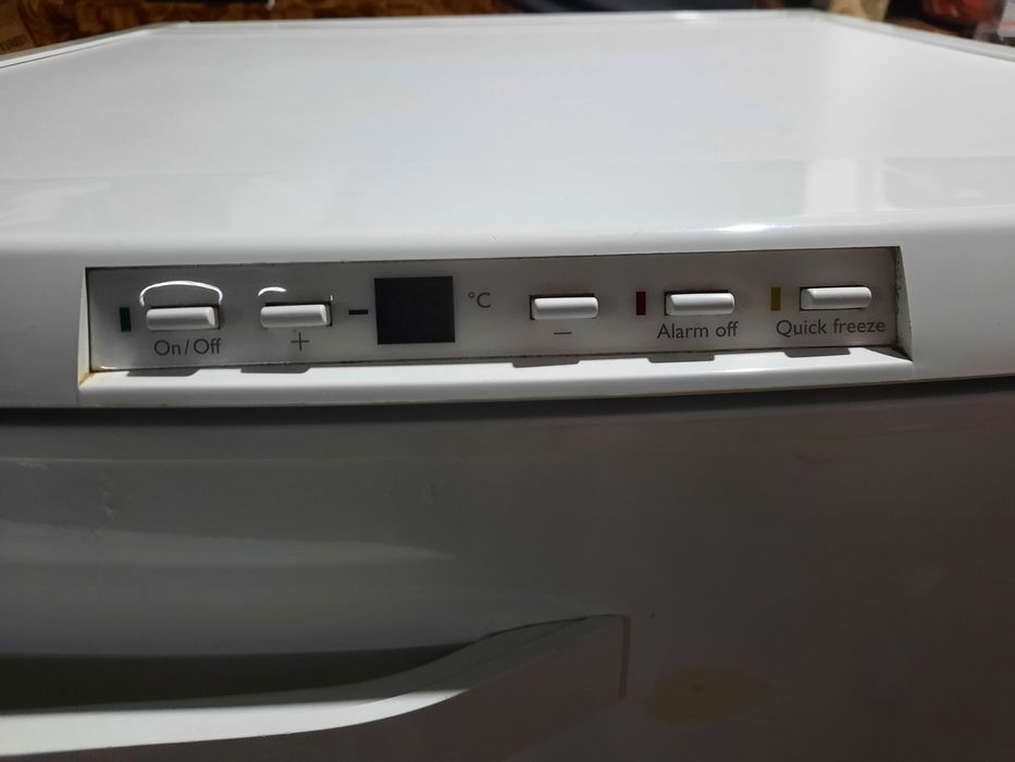 Фризер 4 етажен Karolina