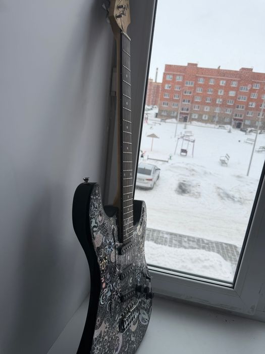 Электрогитара Terris с усилителем