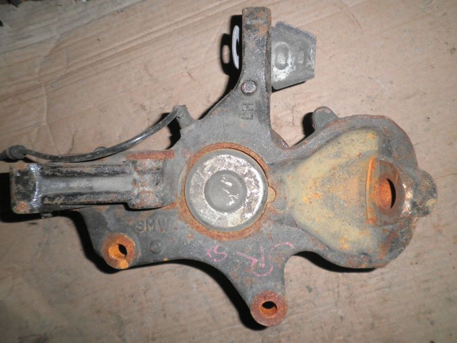 fuzeta stanga fata mercedes sprinter 906 a906332
