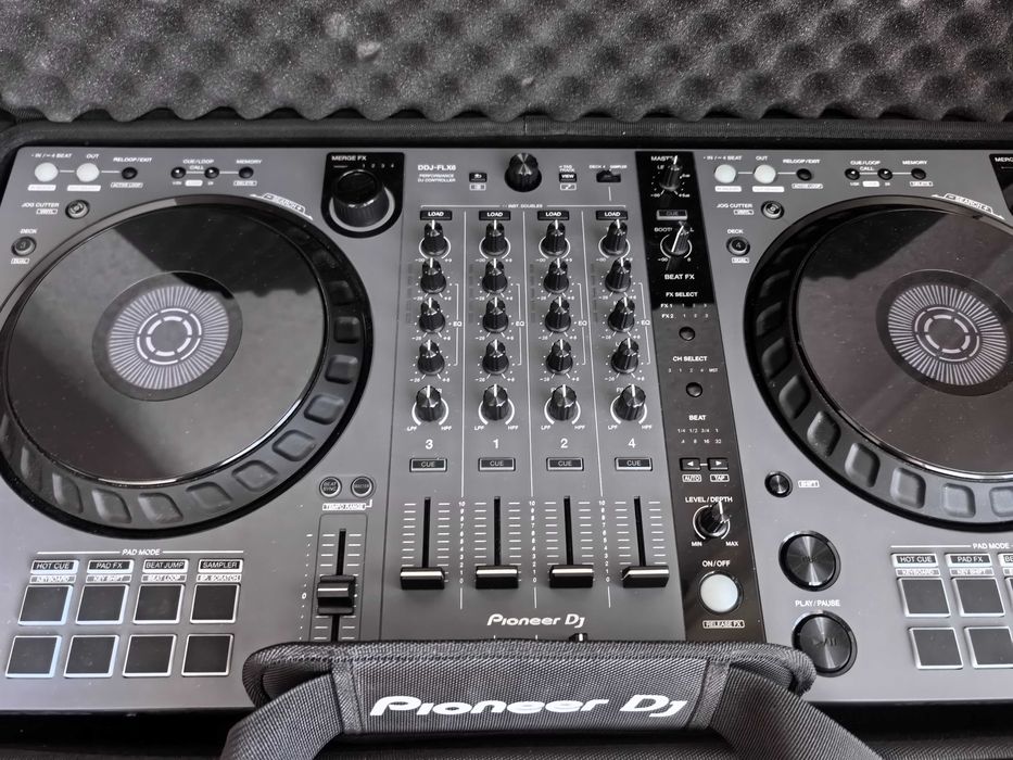 Продавам Pioneer DJ DDJ-FLX6