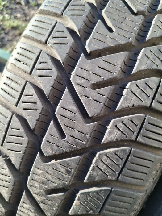 2 Anvelope  de iarnă 175 65 r15 Pirelli