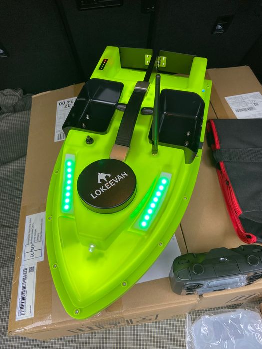 Лодка за захранка D19 GPS-100 точки