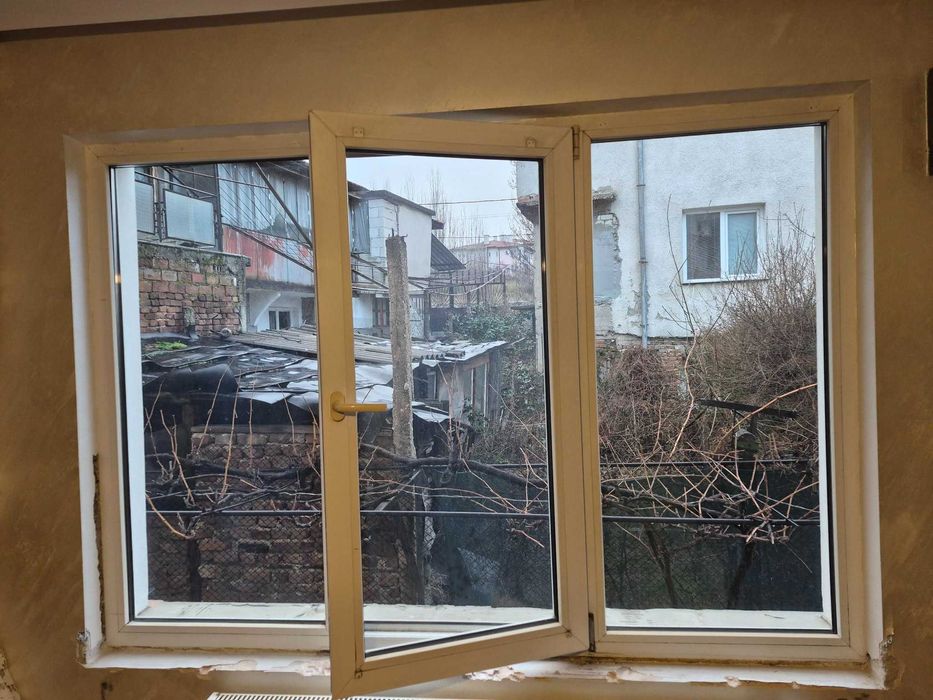 Продават се прозорци
