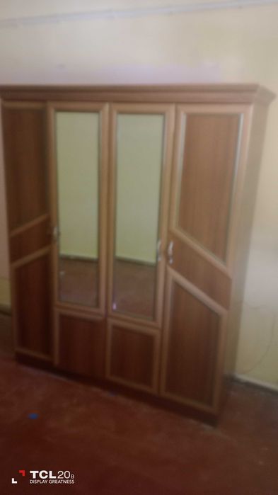 Шкаф сотилади кичкина вариант