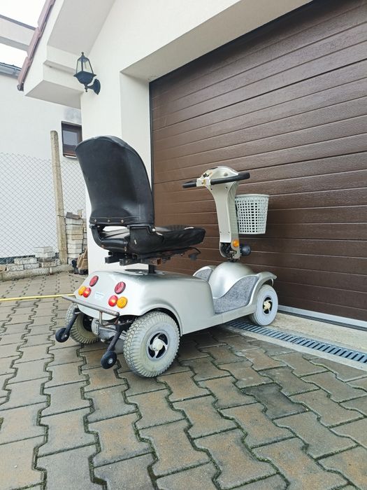 Scaun tricicleta handicap dizabilitati carut scuter carucior electric