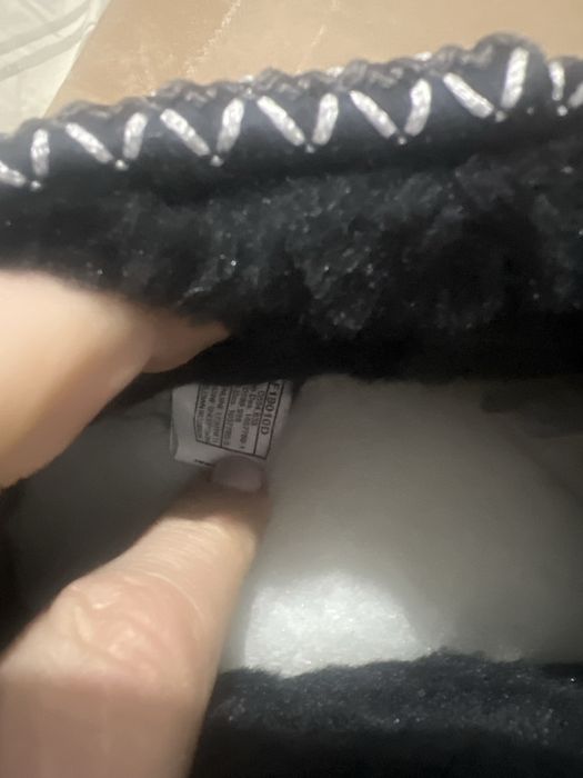 Ugg tazz slipers negru mar 42 NOU
