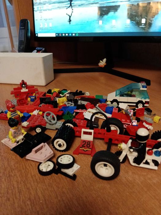 Лего, Оригинал, продам дешево.Кубики , змейки, головоломки