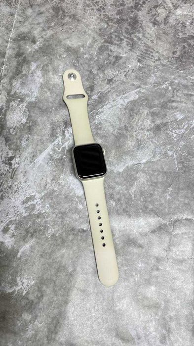 Apple Watch Series SE 2 40mm