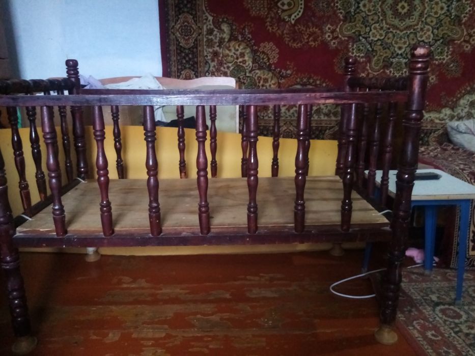 Продам детскую кроватку