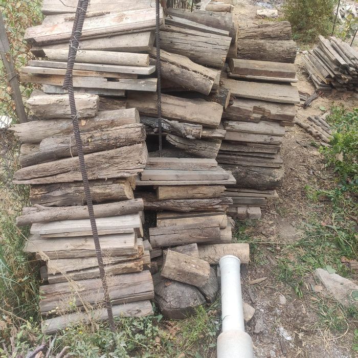 Ўтин сотилади, дрова продаются, самовывоз