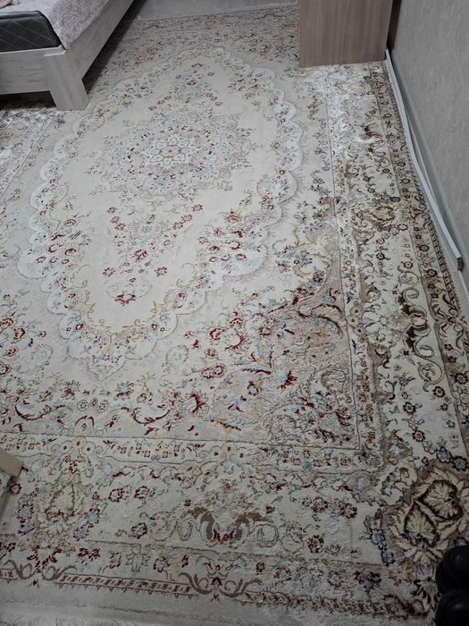 Продам ковер в хорошем состоянии