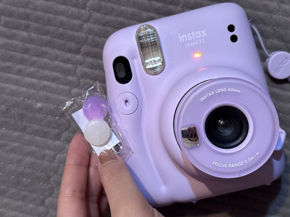 Продам Instax mini 11