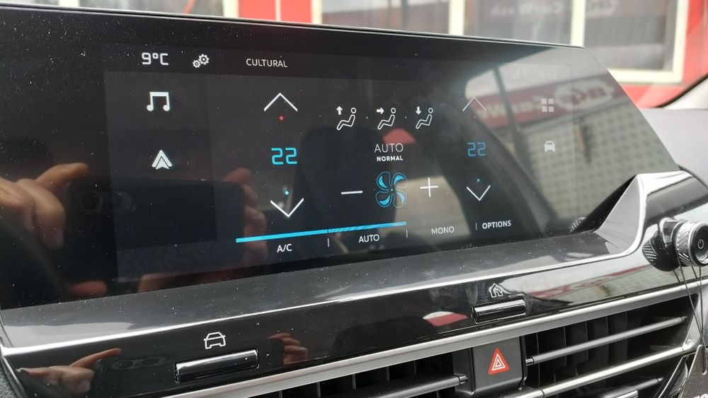 Mașină electrică Citroen C4 X înmatriculată