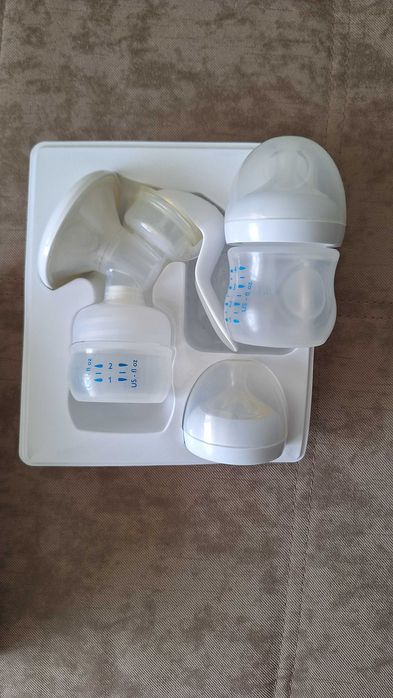 Ръчна помпа за кърма Avent