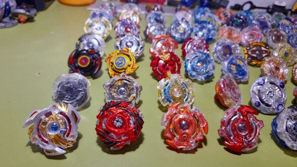 Beyblade Burst Takara Tomy lot
