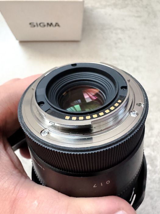 Объектив SIGMA 16mm F1.4 DC DN  Sony E-mount