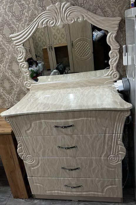 Продам шкаф и комод для спальни