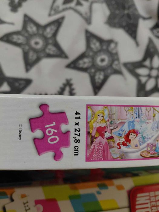 Пъзели 1000, 220, 180 и 160 парчета