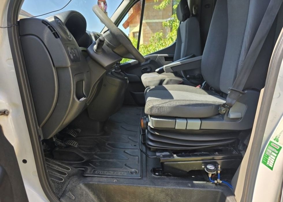 De vânzare firmă de transport SRL cu Autoutilitara renault master