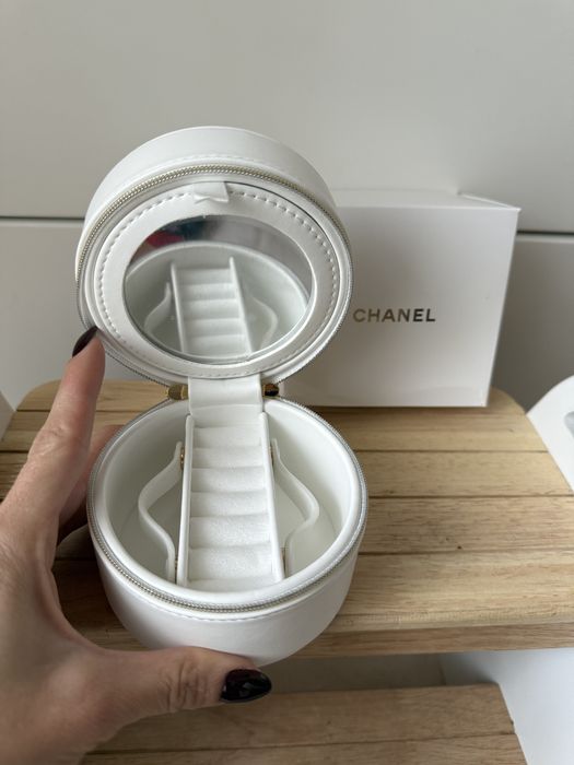 Мини кутия за бижута CHANEL