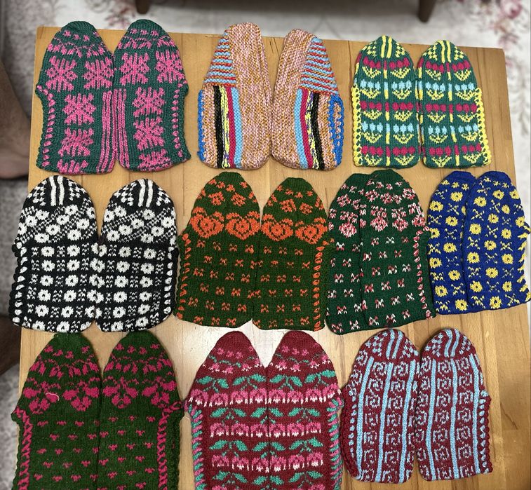 Мъжки и дамски вълнени терлици по 10 лв/бр