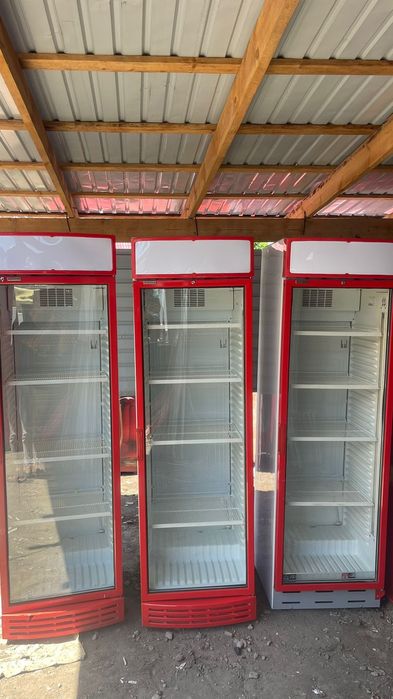 Витринные холодильники б/у