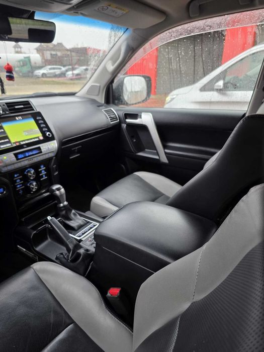 Toyota Land Cruiser 2.8 D-4D Executive Dark Chrome 2023 Full 7 loc