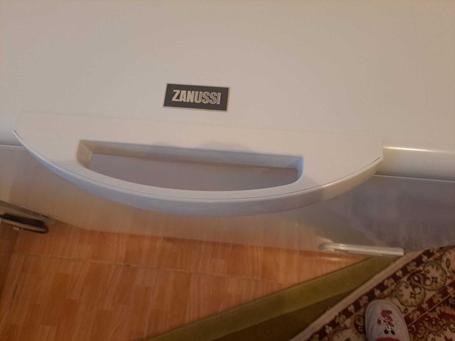 Lada frigorifica Zanussi
