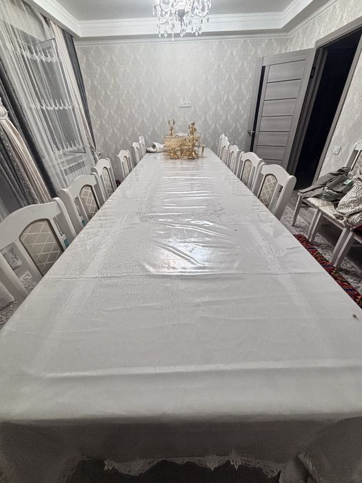 продам стол и стулья срочно
