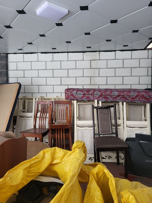 Продам стол из красного дерева