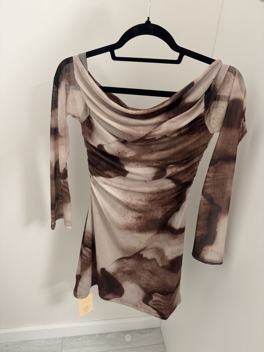 Къса вечерна рокля