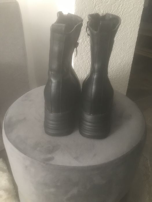 Botine damâ,marimea 38,purtate