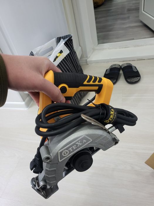 Дисковая пила новая.  Циркулярная