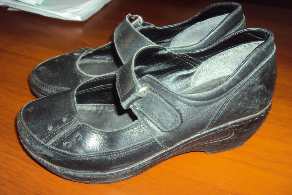 Обувь разная 34 и 35 р-ра.