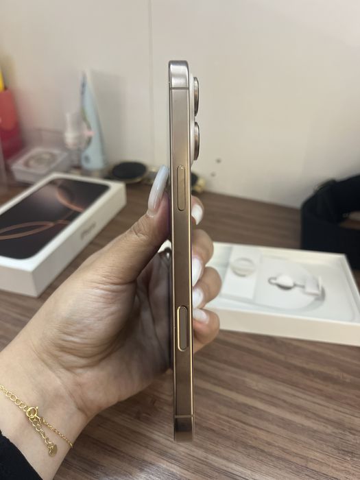 Продам IPhone 16 pro max