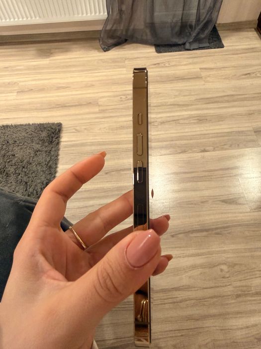 Телефон Iphone 13 pro