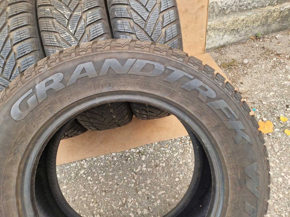 4 броя Dunlop R18 235/65
Зимни гуми 
DOT3422