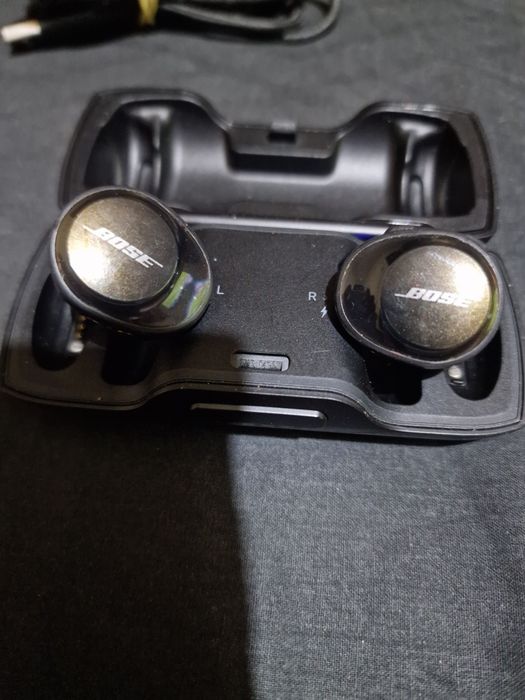 Casti wireless Bose soundsport free impecabile atât estetic cât și funcțional