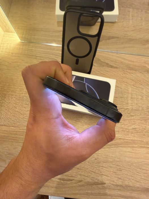 iPhone 16 Pro 256GB Black Titanium - folie + husa, cutie originala