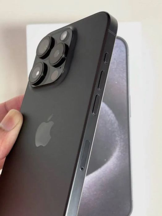 Срочно продам айфон 15 про