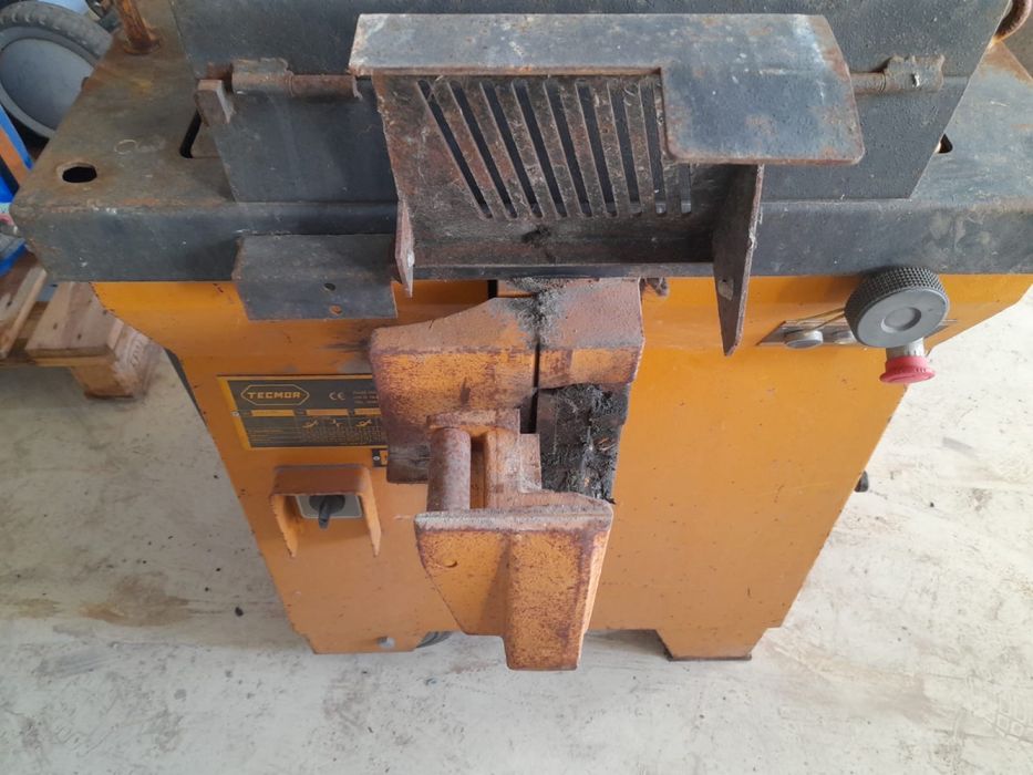 Masina de fasonat fier beton