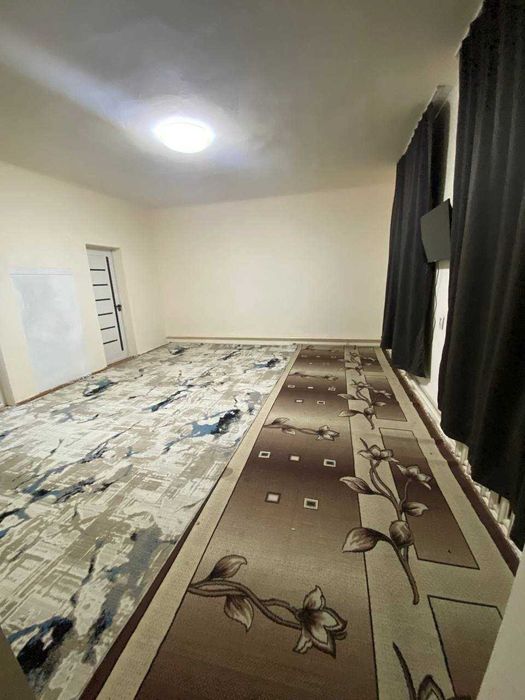 Продается дом в городе Нуравшон бывшая Той Тема 4 сотки 4 комнаты.