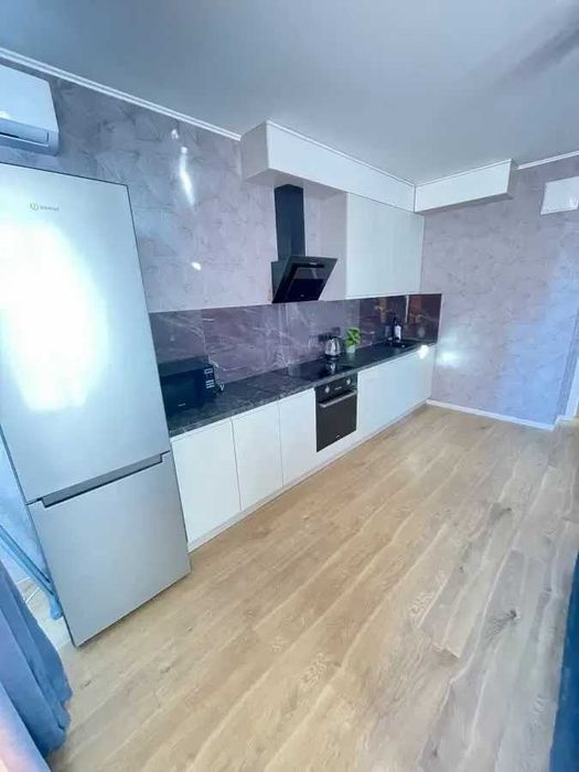 Дава се под наем Тристаен апартамент в София, Център - 90 кв.м за 484.5 € - Снимка #1