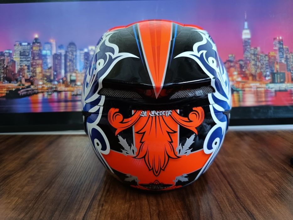 Мото шлем от итальянского бренда AGV