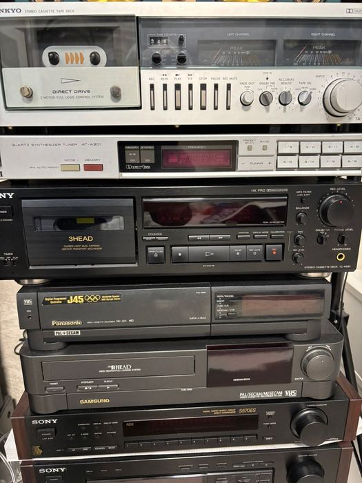 Vînd  aparatura audio