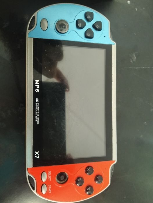 Продам игровую консоль MP5 X7