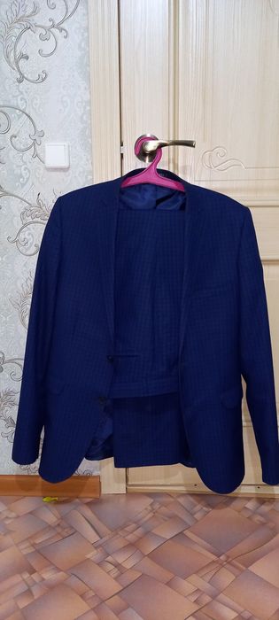 Продам костюм. Продам костюм