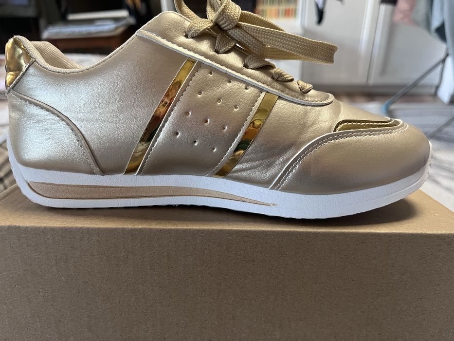 Женская обувь( кровоски)